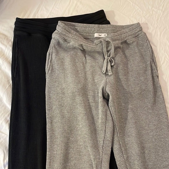 Aritzia Waffle Tracks (TNA size 2XS) - Picture 1 of 2